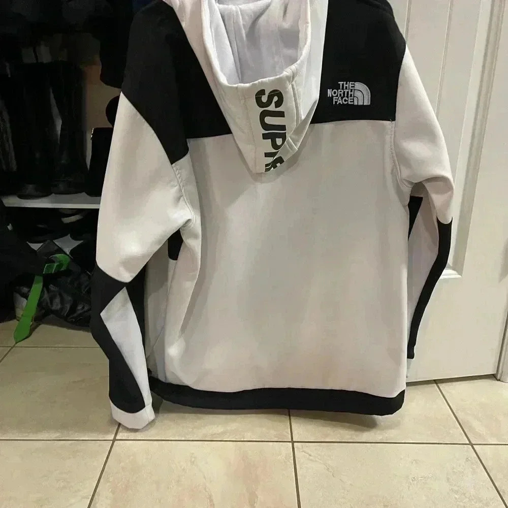Authentic Supreme x Northface Jacket - Picture 2 of 4